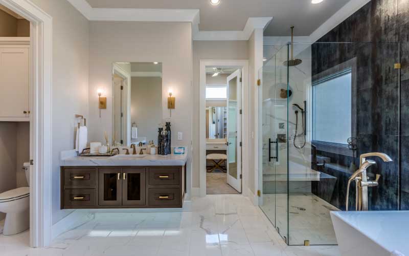 Modern bathroom.